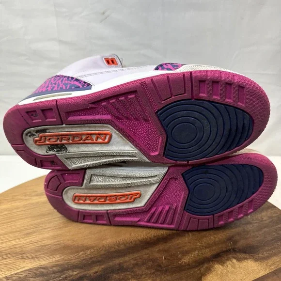 Air Jordan 3 Retro Size 5 Y 441140-500 Barely Grape/Fire Pink - Picture 13 of 16